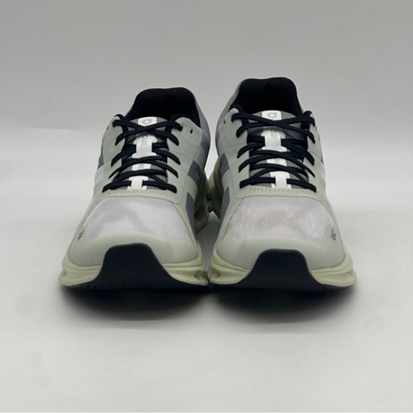 On Cloud Sneakers. Size 6.5 - Picture 3 of 10